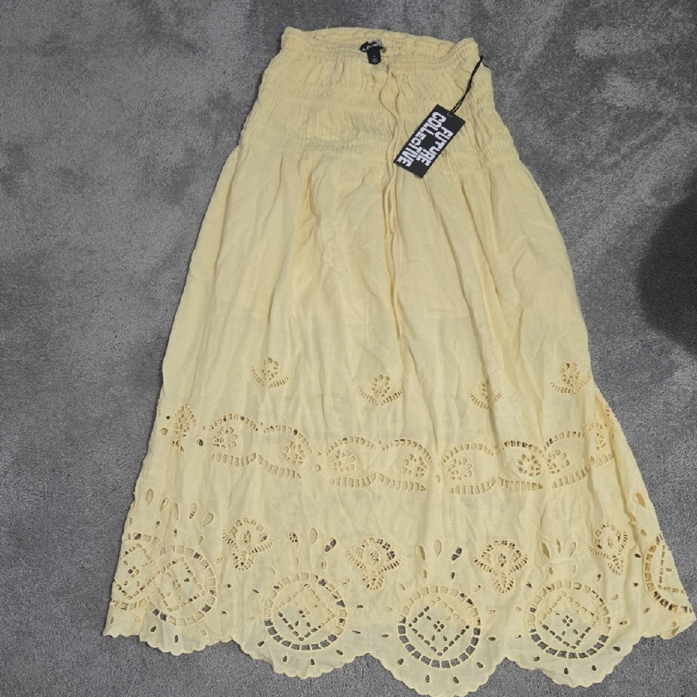 Future Collective NWT high Rise Yellow Eyelit Maxi Skirt Size Small